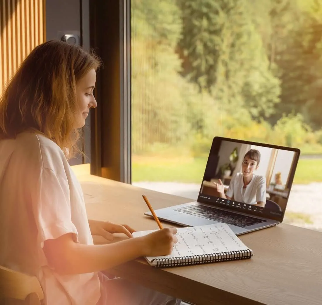  A teacher and student attending an online lecture via RingCentral