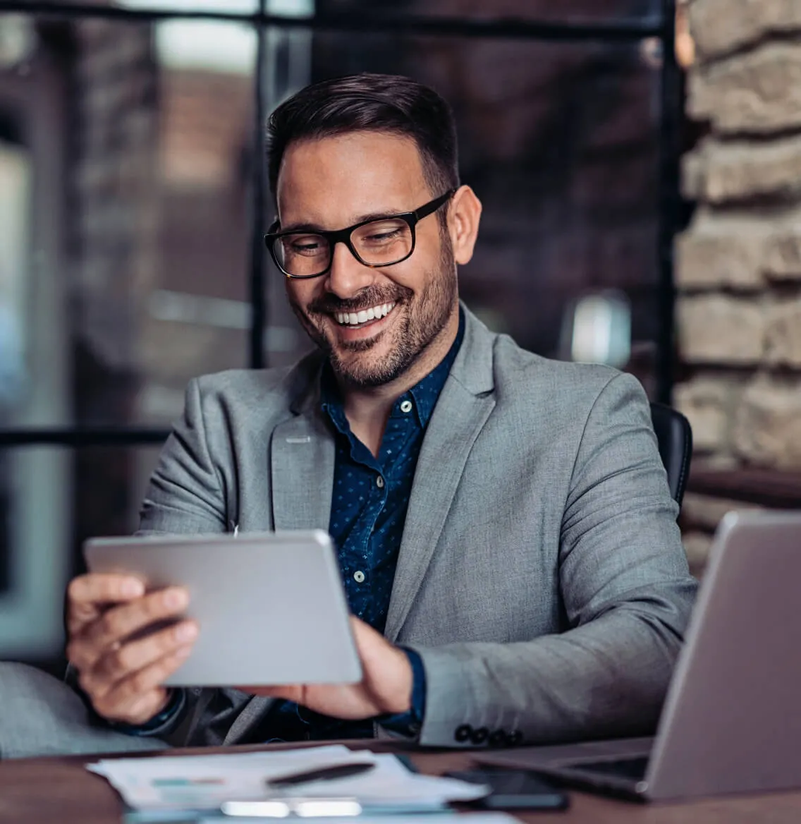 Manager reviewing RingCentral's 2021 customer success metrics survey results
